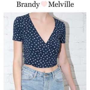 Brandy Melville coco top long sleeve 🌸